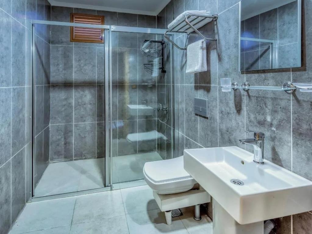 Hitit Marina & Hotel 4*